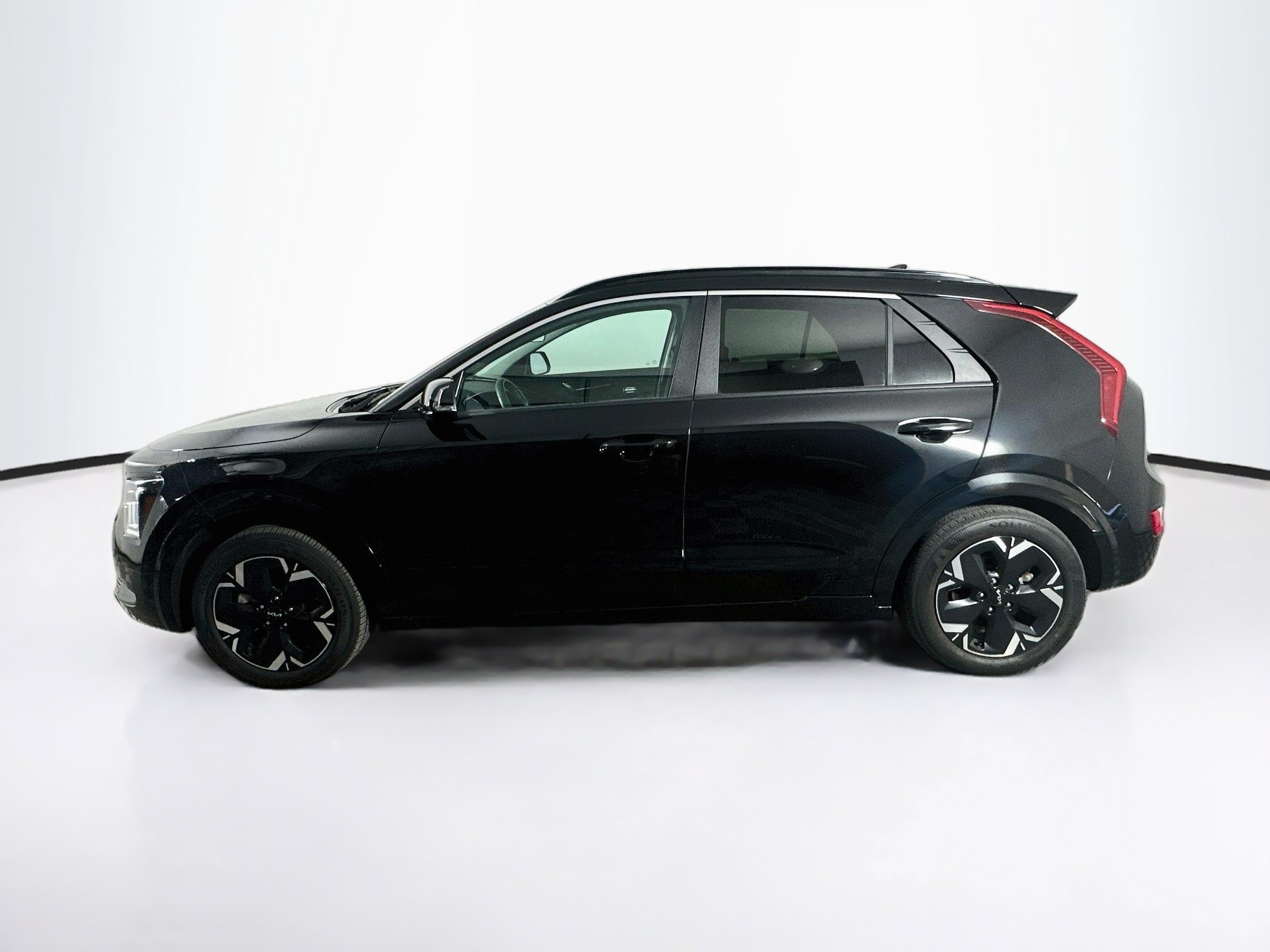Used 2024 Kia Niro Wind w/ Wind Preserve Package FWD image 4