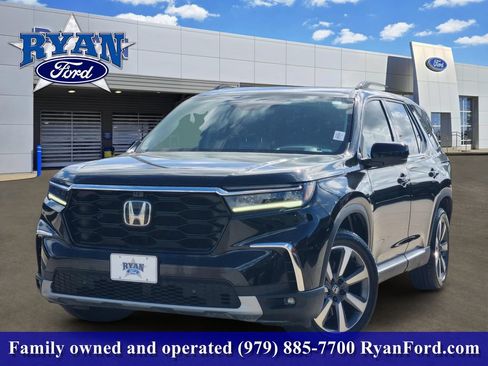 Used 2025 Honda Pilot Elite image 1