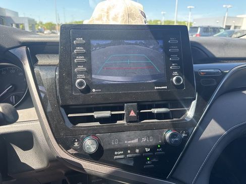 Used 2023 Toyota Camry SE image 8