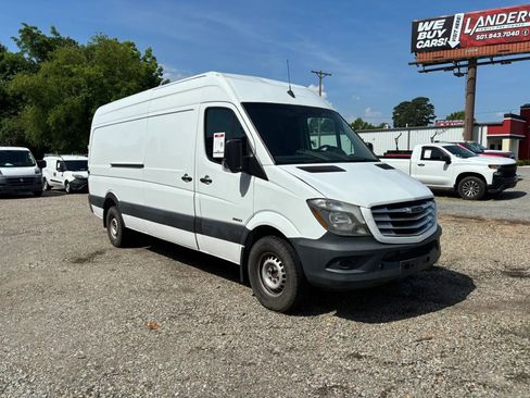 Used 2014 Freightliner Sprinter 2500 RWD image 8