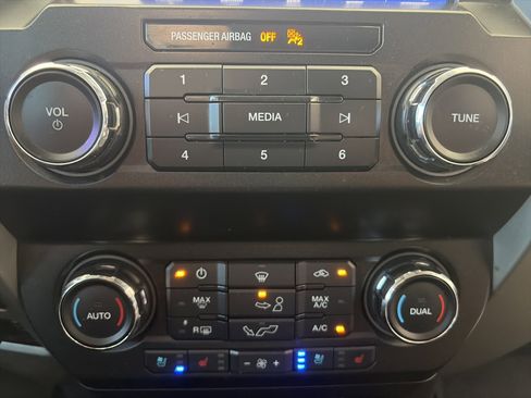Used 2020 Ford F150 Lariat RWD image 19