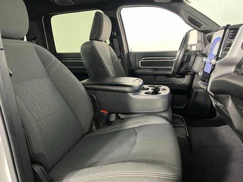 Used 2024 RAM 2500 Big Horn w/ Sport Appearance Package image 32