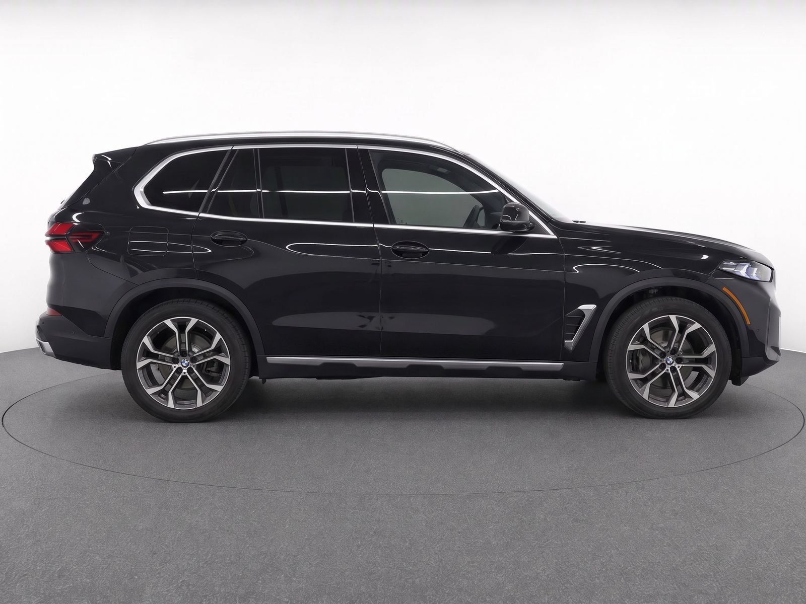 Used 2024 BMW X5 sDrive40i w/ Executive Package RWD image 4