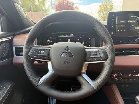 New 2026 Mitsubishi Outlander SEL image 8