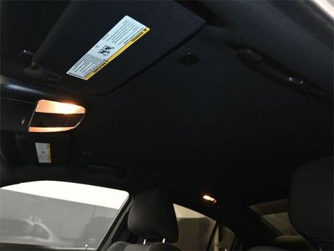 Used 2018 Dodge Charger R/T image 23