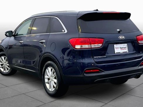 Used 2016 Kia Sorento LX image 11