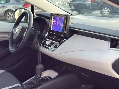 Used 2023 Toyota Corolla LE image 31