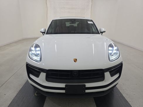 Used 2023 Porsche Macan AWD/4WD image 2