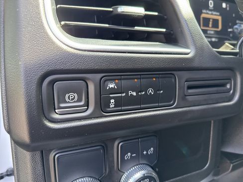 Used 2023 GMC Yukon SLT image 16