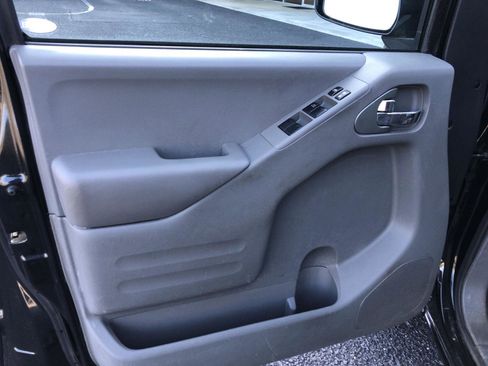 Used 2021 Nissan Frontier SV image 10