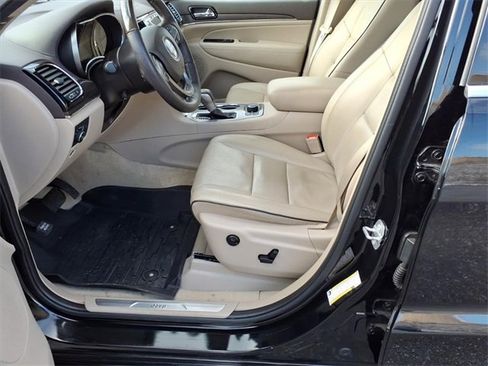 Used 2021 Jeep Grand Cherokee Overland image 13