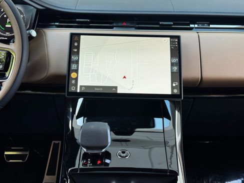 Used 2024 Land Rover Range Rover Sport Autobiography image 25