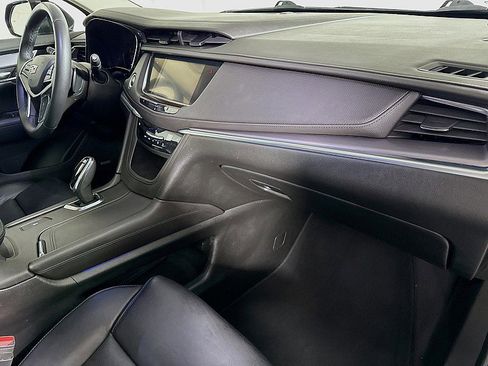 Used 2017 Cadillac XT5 Luxury image 30