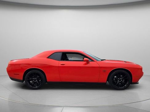 Used 2016 Dodge Challenger R/T w/ Blacktop Package RWD image 4