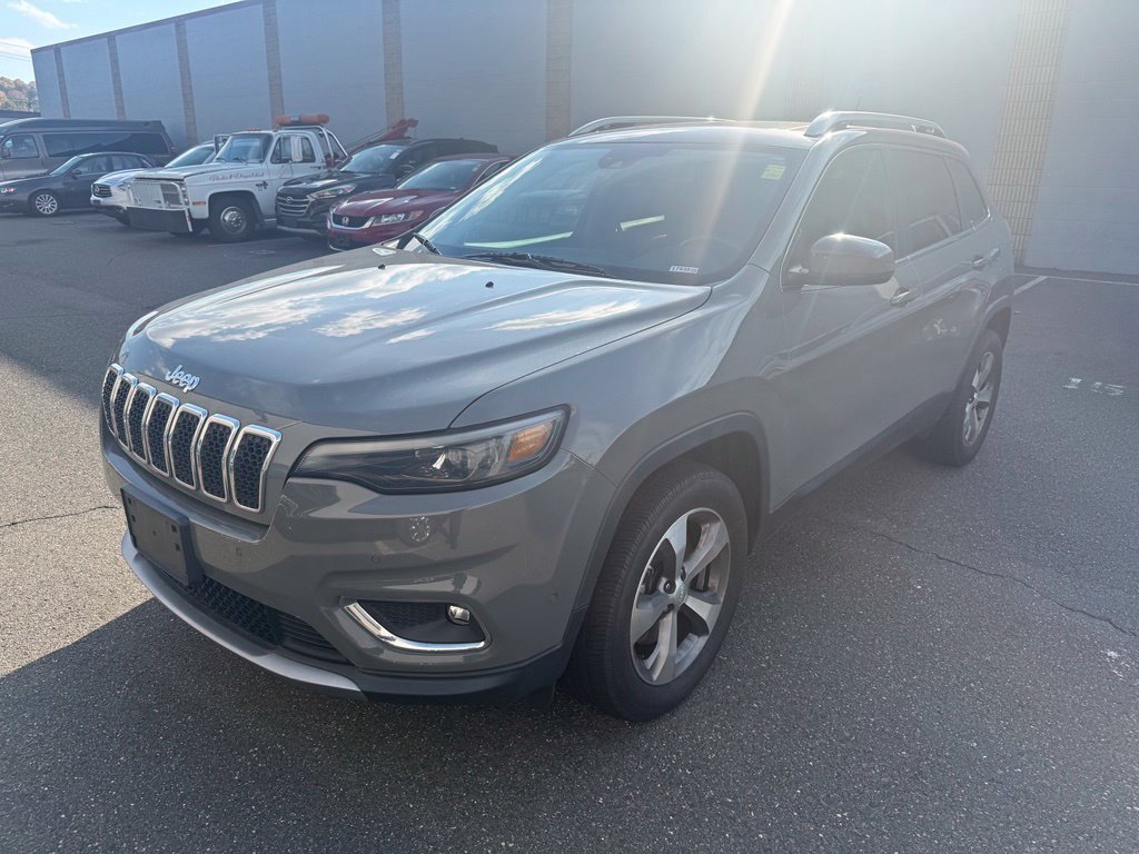 Used 2021 Jeep Cherokee Limited w/ Mopar Interior Package AWD/4WD image 3