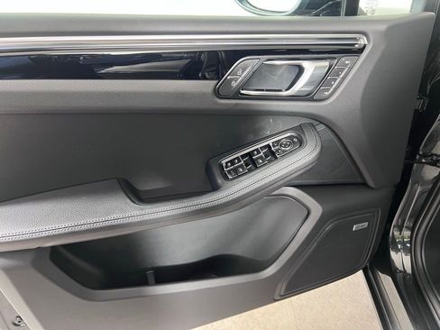 Certified 2026 Porsche Macan AWD/4WD image 28