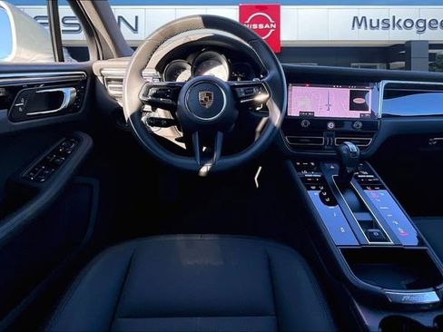 Used 2024 Porsche Macan S image 8