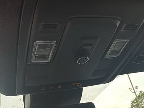 Used 2025 Chevrolet Tahoe Z71 AWD/4WD image 17