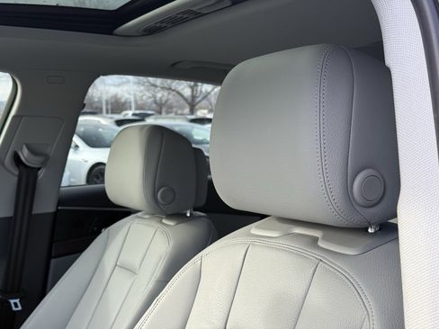 Used 2019 Audi A4 2.0T Premium image 11