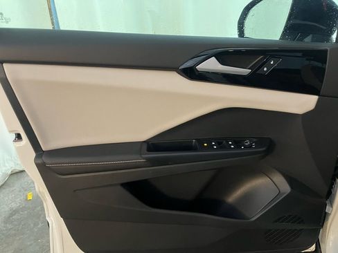 Certified 2025 Volkswagen Taos S image 10