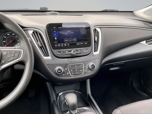 Used 2022 Chevrolet Malibu LT image 6