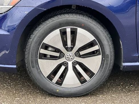 Used 2019 Volkswagen e-Golf SE w/ Driver Assistance Package image 31