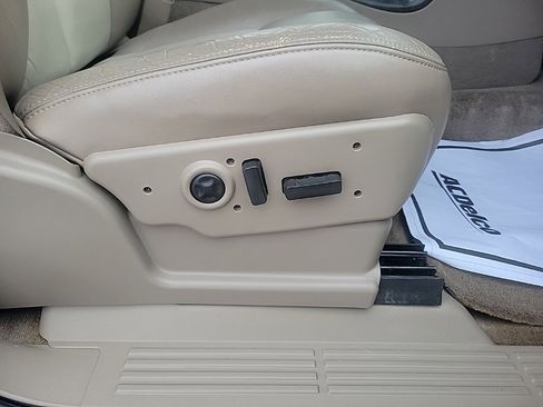 Used 2004 GMC Yukon Denali image 20