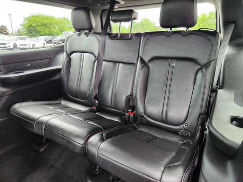 Used 2025 Jeep Wagoneer Series II AWD/4WD image 16