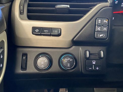 Used 2017 GMC Yukon XL Denali w/ Open Road Package image 17