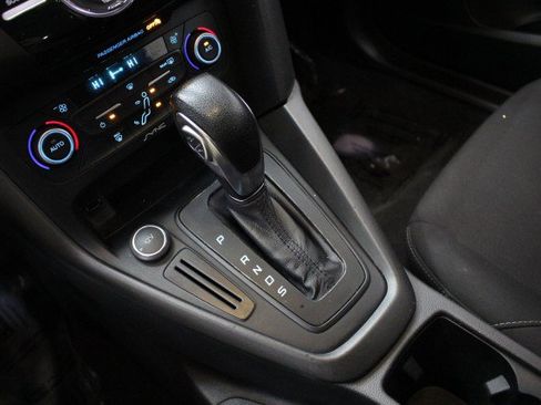 Used 2017 Ford Focus SEL image 18