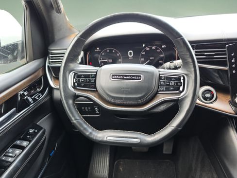Used 2022 Jeep Grand Wagoneer Series II w/ Convenience Group III AWD/4WD image 18