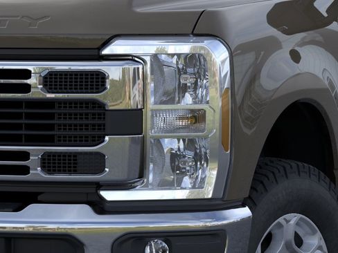 New 2026 Ford F250 XLT w/ FX4 Off-Road Package AWD/4WD image 36