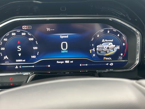 Used 2024 Chevrolet Silverado 2500 LT image 12