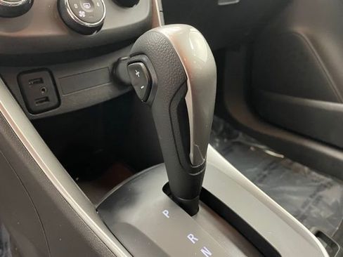 Certified 2022 Chevrolet Trax LT w/ LT Convenience Package image 8