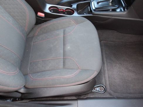 Used 2015 Ford Fiesta SE w/ Equipment Group 201A FWD image 20