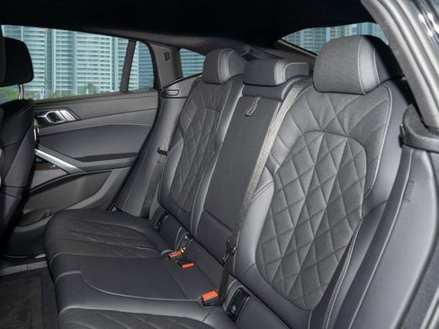 Used 2024 BMW X6 xDrive40i image 18