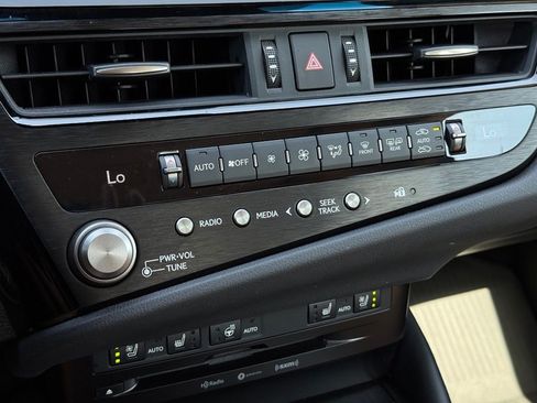 Certified 2022 Lexus ES 350 w/ Premium Package FWD image 37