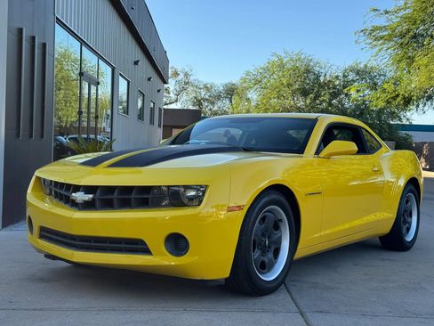 Used 2013 Chevrolet Camaro LS RWD image 2