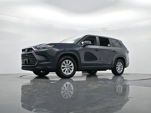 Used 2025 Toyota Grand Highlander AWD image 40