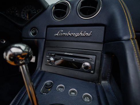 Used 2005 Lamborghini Murcielago Roadster AWD/4WD image 34