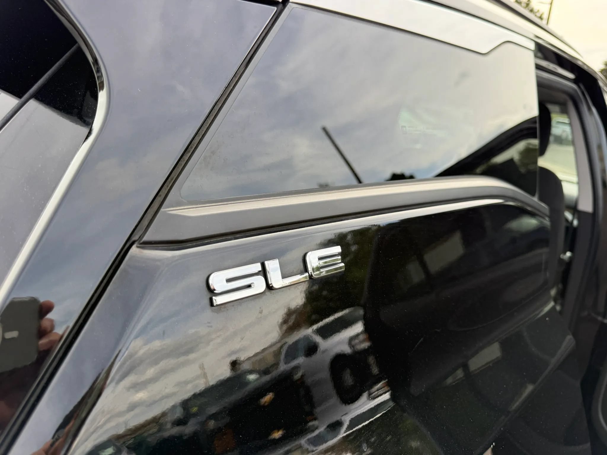 Used 2018 GMC Terrain SLE w/ Driver Convenience Package AWD/4WD image 17