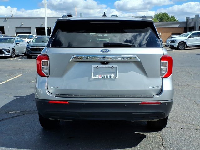 Used 2023 Ford Explorer XLT AWD/4WD image 7