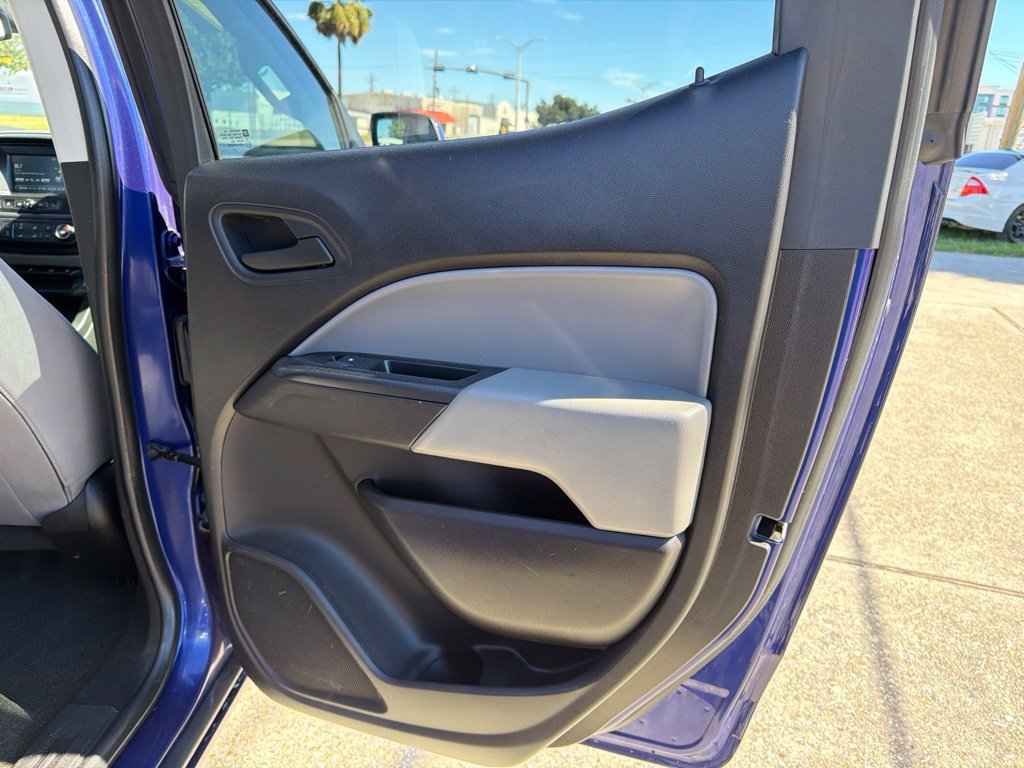 Used 2017 Chevrolet Colorado W/T w/ Custom Special Edition RWD image 18