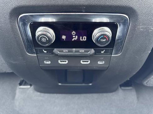 Used 2023 GMC Yukon Denali Ultimate AWD/4WD image 19