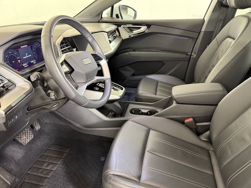 Used 2024 Audi Q4 e-tron Prestige image 24