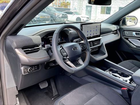 Used 2026 Ford Explorer Tremor w/ Tremor Ultimate Package AWD/4WD image 2
