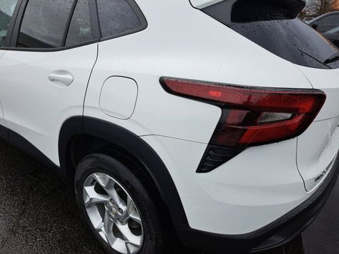 Certified 2024 Chevrolet Trax LS w/ LS Convenience Package image 19