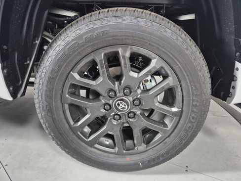 New 2026 Toyota Tundra Platinum AWD/4WD image 11