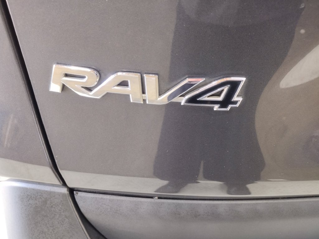 Used 2019 Toyota RAV4 XLE w/ Convenience Package AWD/4WD image 16