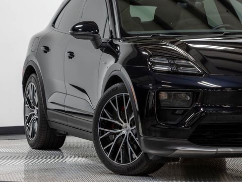 Used 2025 Porsche Macan 4S Electric AWD/4WD image 2